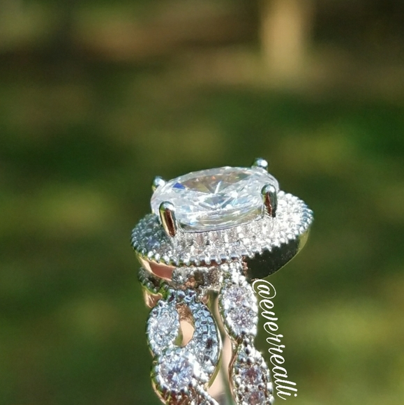 NEW Silver Elegant Oval Cut Halo Bridal Ring Set - Picture 7 of 7